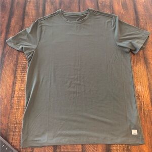 Vuori Current Tech Tee in Aspen Green